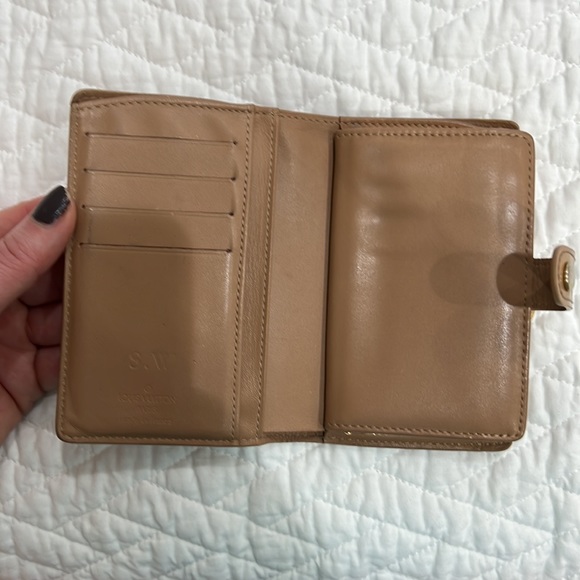 - Louis Vuitton French Monogram Vernis Wallet - Picture 3 of 6